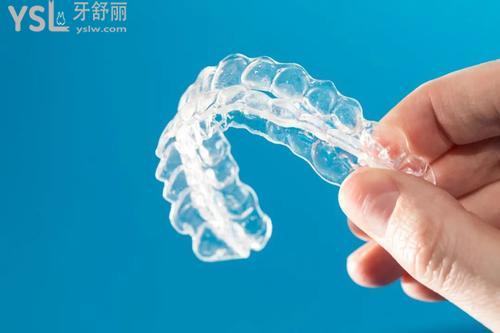 隱形牙套好還是鋼絲好？