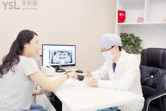 醫(yī)生面診.jpg