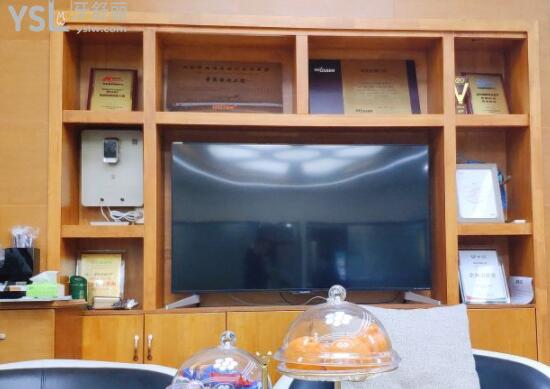 常熟安瀾口腔資質(zhì)展示柜