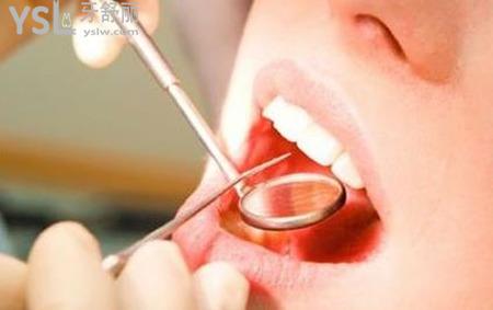 拔了牙,現(xiàn)在傷口處邊上發(fā)白怎么回事？