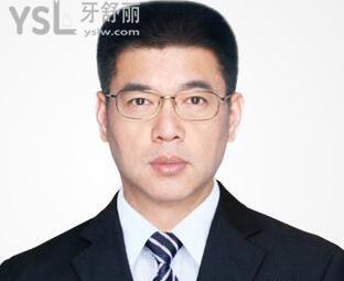 京一口腔醫(yī)院收費(fèi)標(biāo)準(zhǔn) 老年人種牙技術(shù)價(jià)格.jpg