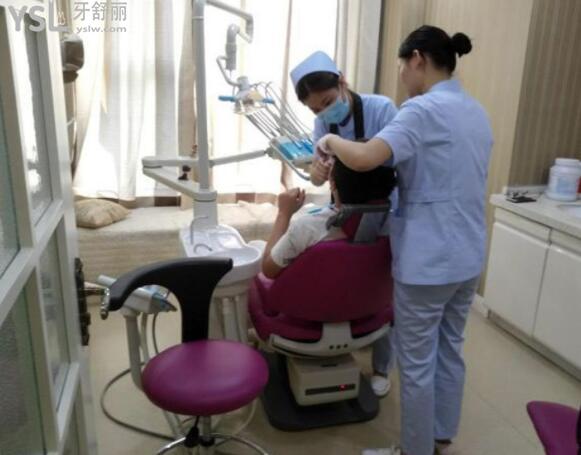 重慶皇仕口腔醫(yī)生操作過程