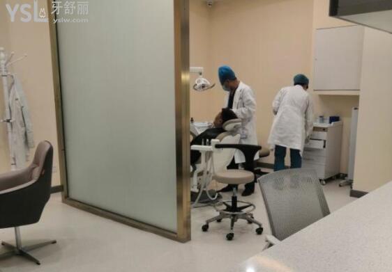中諾口腔醫(yī)生診療時