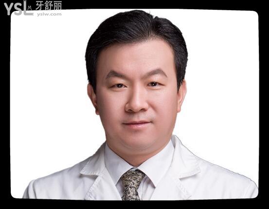  南**腔醫(yī)院種植牙一顆報價多少錢 盤點南京當(dāng)?shù)厝诵刨嚨目谇会t(yī)院種植牙收費價格表及醫(yī)生推薦.jpg