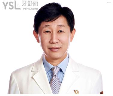  南**腔醫(yī)院種植牙一顆報價多少錢 盤點南京當(dāng)?shù)厝诵刨嚨目谇会t(yī)院種植牙收費價格表及醫(yī)生推薦.jpg