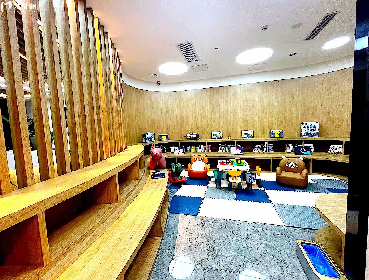 北京中勝口腔門診兒童游玩區(qū)