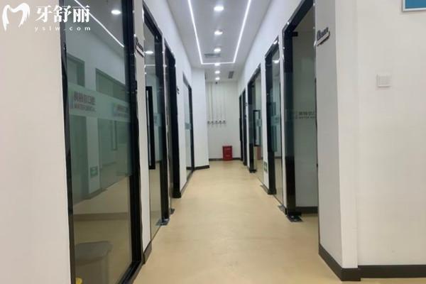 泉州美特爾口腔門(mén)診部走廊