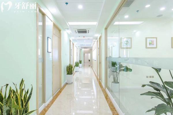 南充美昂口腔醫(yī)院走廊