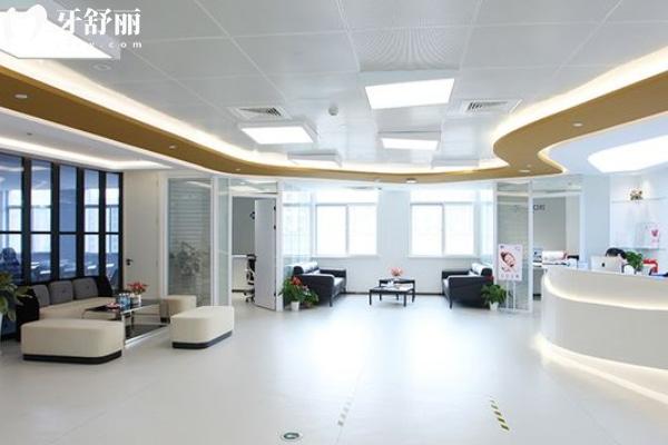 南京建鄴微芽口腔休息大廳.jpg