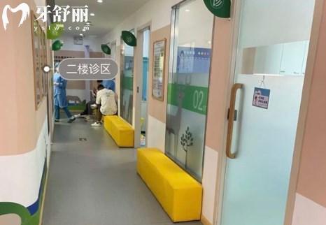 上海青苗口腔門(mén)診部二樓診區(qū)