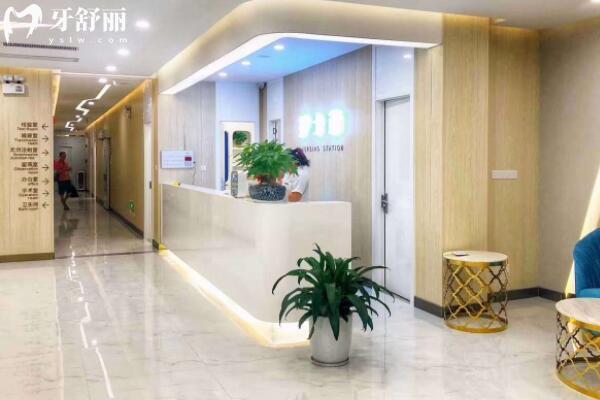 2024年廣州各大口腔醫(yī)院種植牙多少錢一顆 盤點(diǎn)當(dāng)?shù)剡@五家口腔醫(yī)院不光收費(fèi)合理口碑也不錯(cuò)