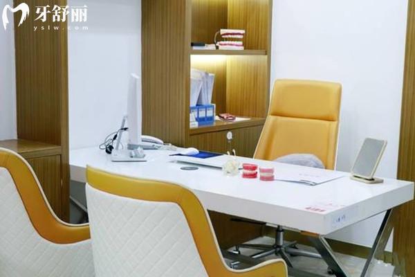 成都軍大口腔醫(yī)院面診室