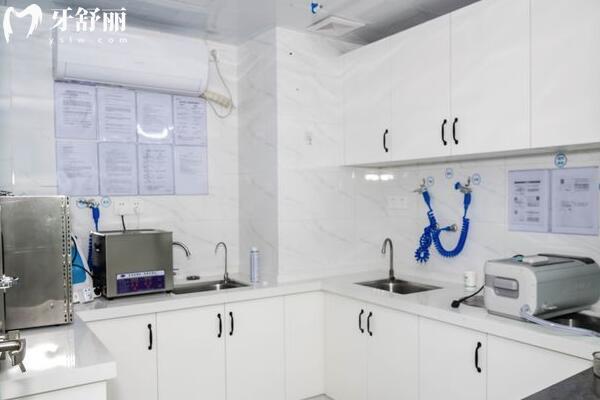 廣州大康橋口腔門診部消毒室