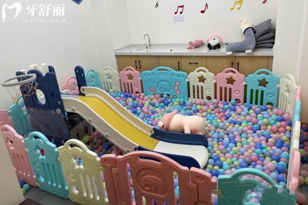 成都溫江博恩口腔兒童游玩區(qū)