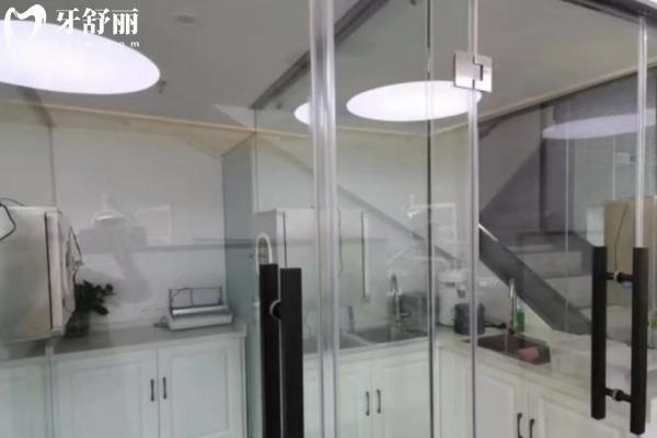 洛陽劉春艷口腔診所診療室