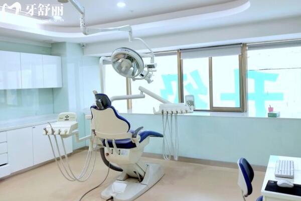 東莞黃江泰康拜博口腔門診部治療室