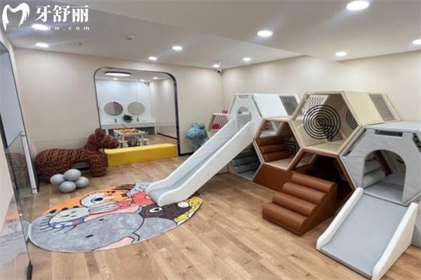 大同精典口腔北城分院兒童游樂區(qū)