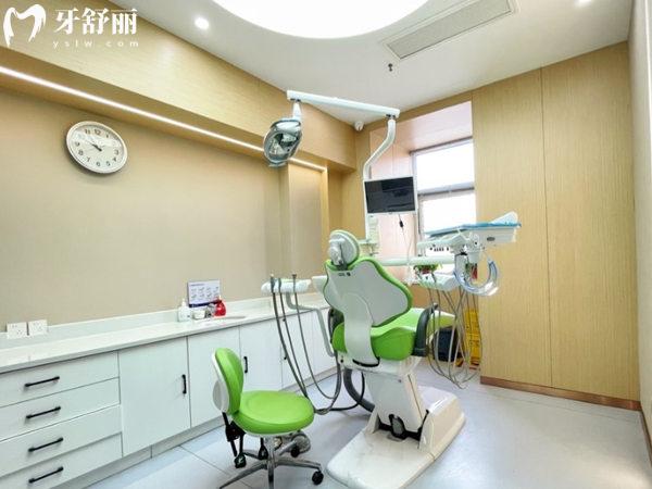 天津利輝口腔醫(yī)院診室