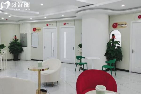 海南微笑口腔醫(yī)院海口國貿(mào)分院大廳