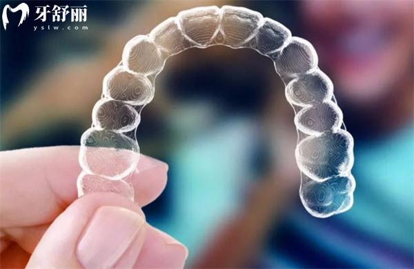 天津隱形牙套價(jià)格多少錢?調(diào)查顯示2025天津地區(qū)不同牙套矯正收費(fèi)15000+