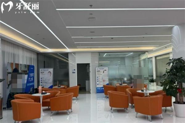 上海摩爾青浦口腔醫(yī)院候診大廳環(huán)境