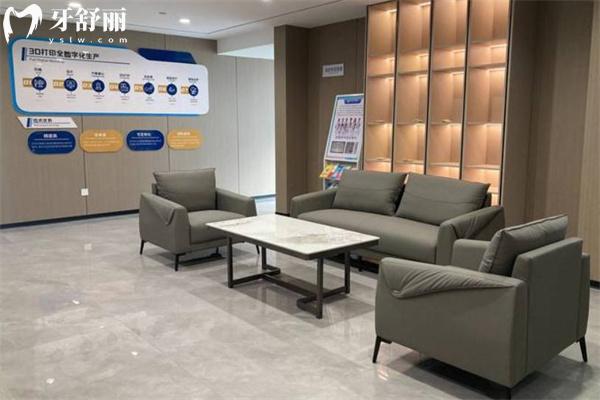 2025清遠(yuǎn)口腔醫(yī)院價格表詳細(xì)公示:種植牙1280+隱形矯正17800+補牙168+