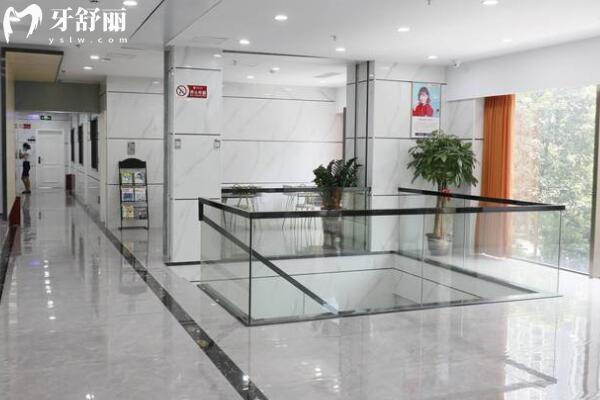 南京牙博士口腔是正規(guī)私立連鎖機構(gòu),一城3院種植牙矯正經(jīng)驗很豐富