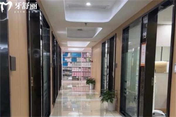 武漢仁愛(ài)口腔醫(yī)院價(jià)格表一覽:種植牙1340+金屬矯正6865+補(bǔ)牙99+