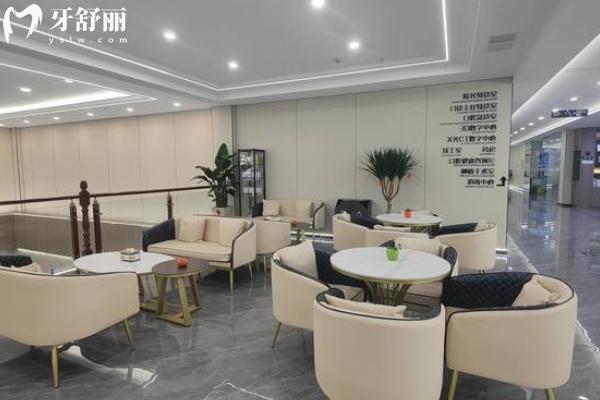德維口腔醫(yī)院收費(fèi)高嗎？