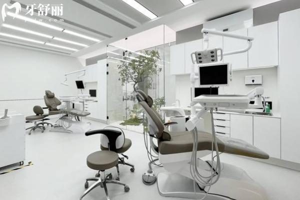 沈陽德立聯(lián)合口腔醫(yī)院治療室