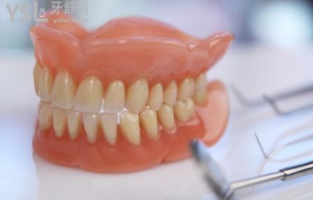 怎樣保護(hù)活動假牙？